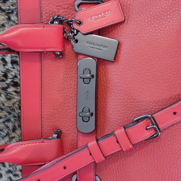 Coach Pebbled Swagger 27 Bag - Picture 2 of 11